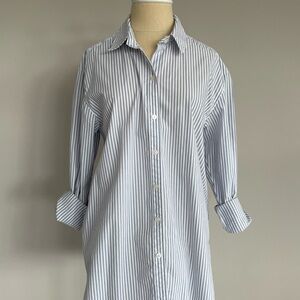 Abercrombie & Fitch Blue and White Striped Button-Up Shirt